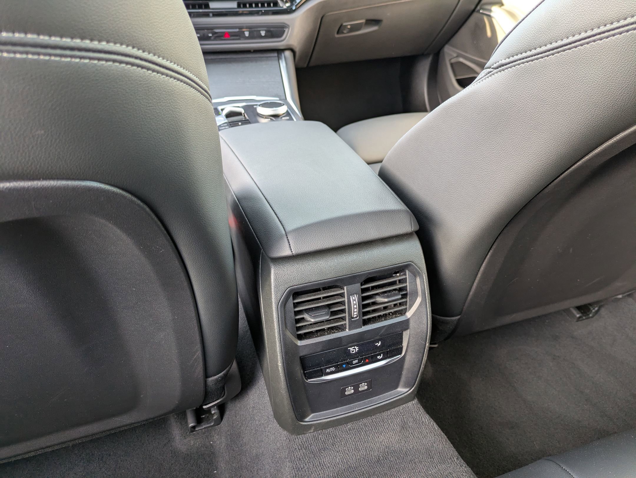 Used 2025 BMW 330i Sedan w/ M Sport Package RWD image 32