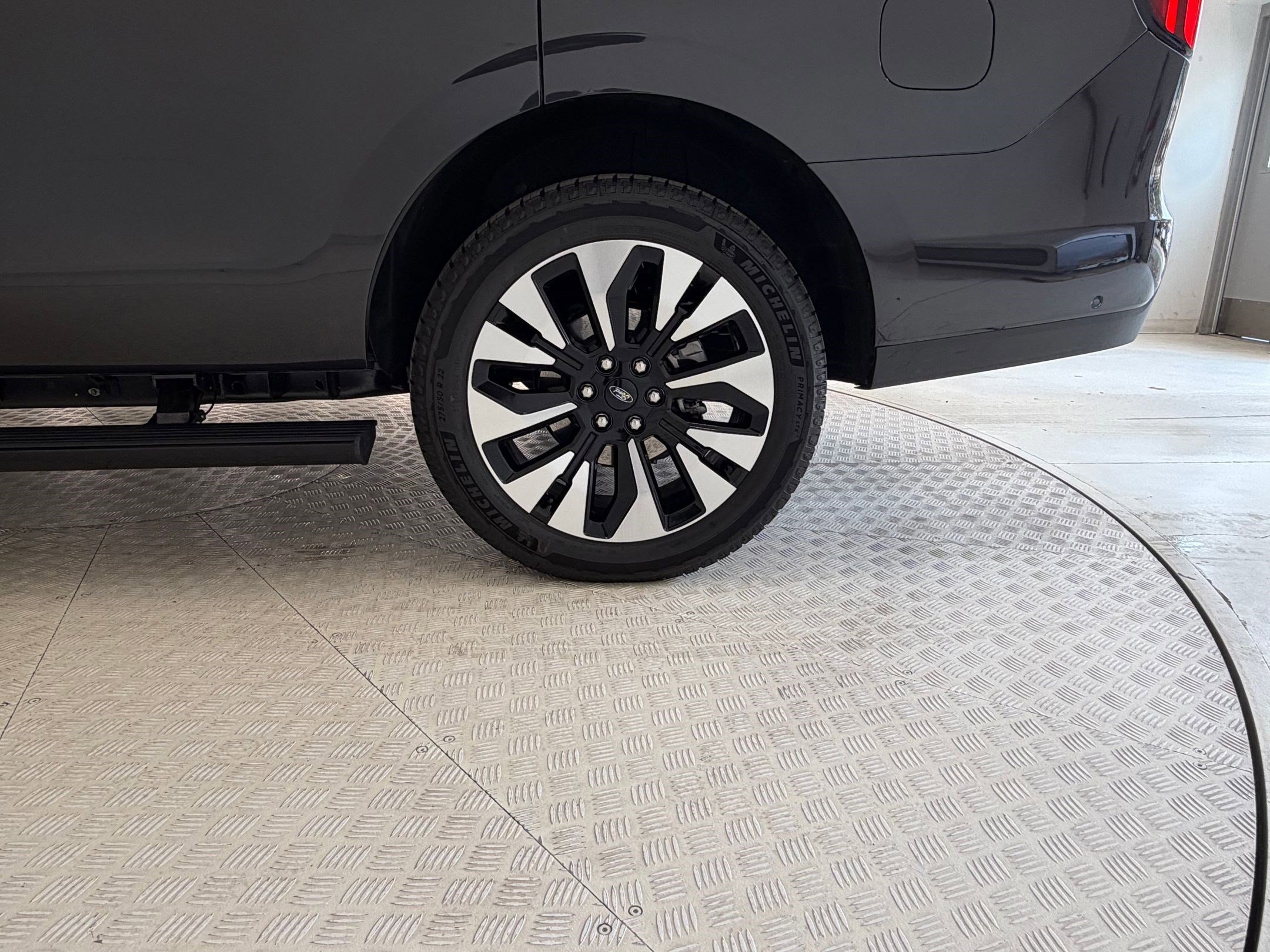 Certified 2025 Ford Expedition Platinum w/ Driver's Package image 14