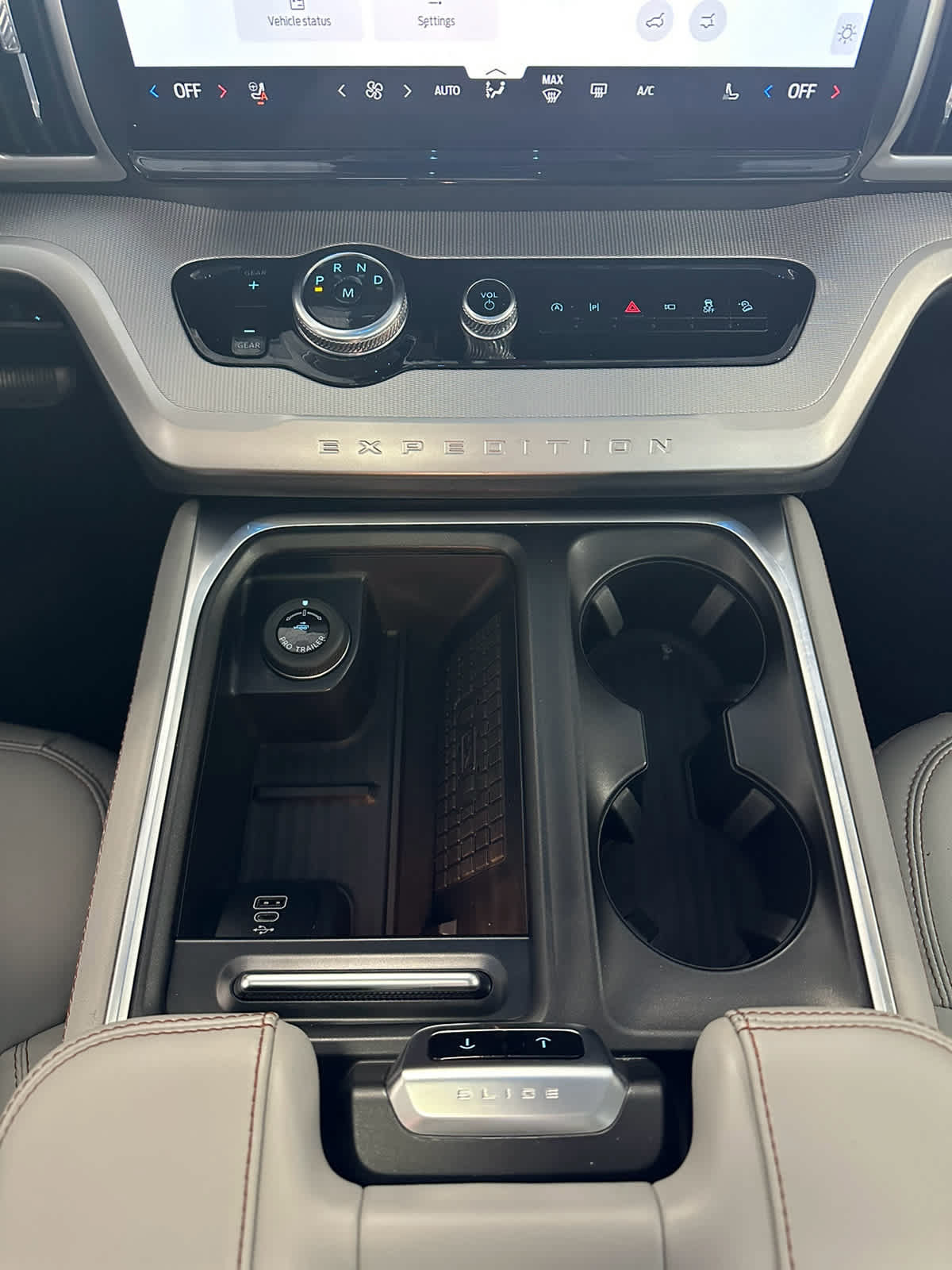 Certified 2025 Ford Expedition Active AWD/4WD image 25