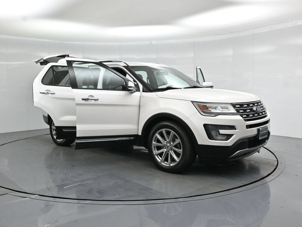 Certified 2017 Ford Explorer Limited FWD image 32