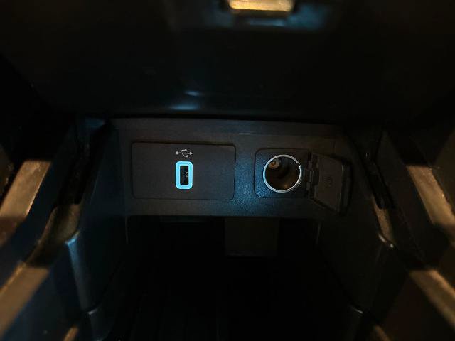 Certified 2018 Ford Explorer XLT w/ Equipment Group 202A FWD image 27