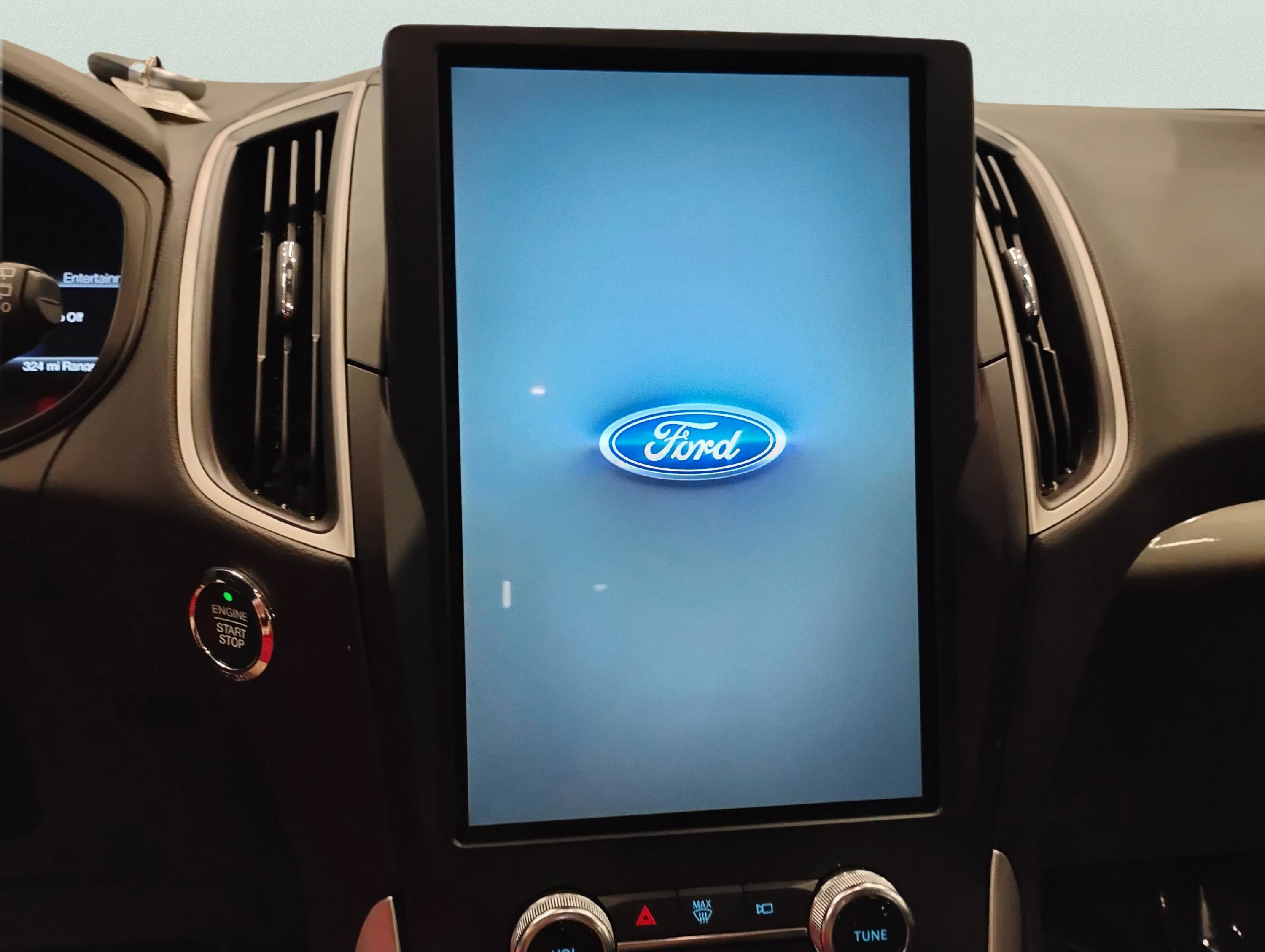 Certified 2024 Ford Edge SEL image 18