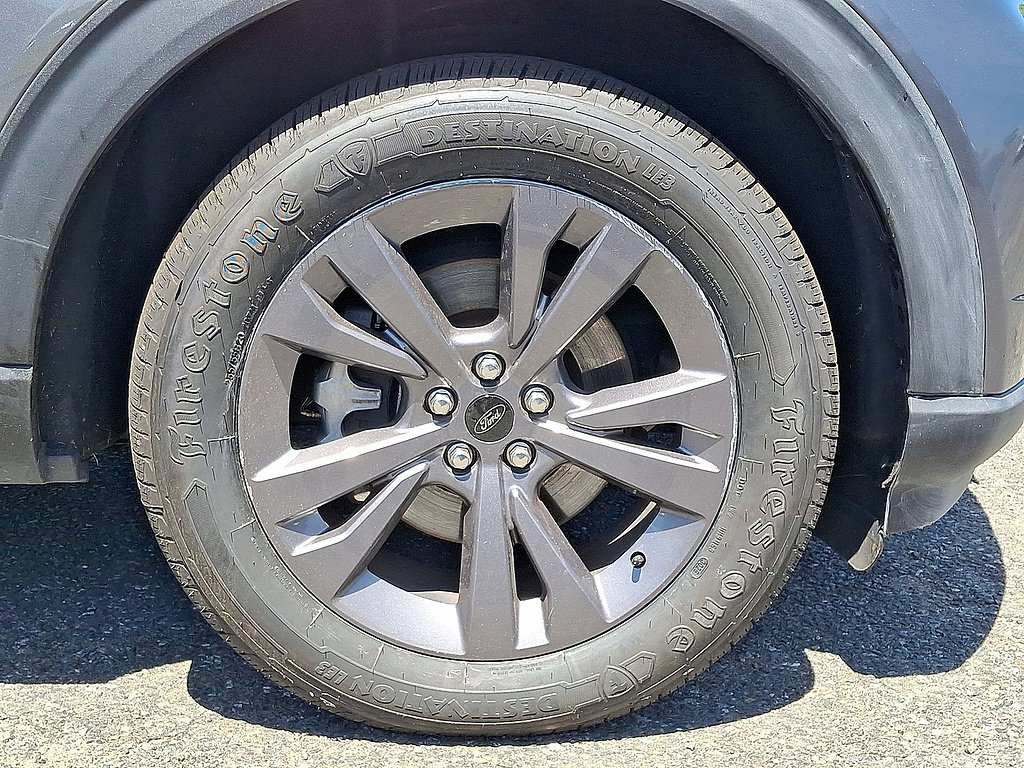 Certified 2023 Ford Explorer XLT w/ Equipment Group 202A AWD/4WD image 33