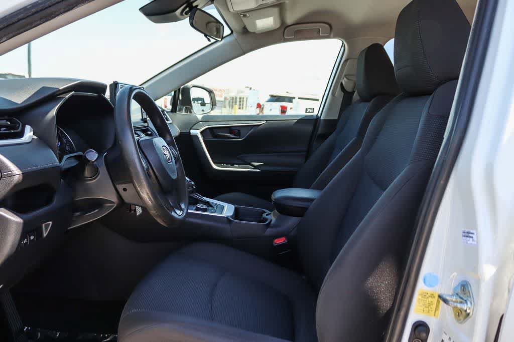 Used 2020 Toyota RAV4 LE w/ All Weather Liner Package AWD/4WD image 17