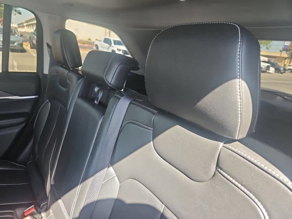 Used 2023 Jeep Grand Cherokee 4WD 4xe image 12