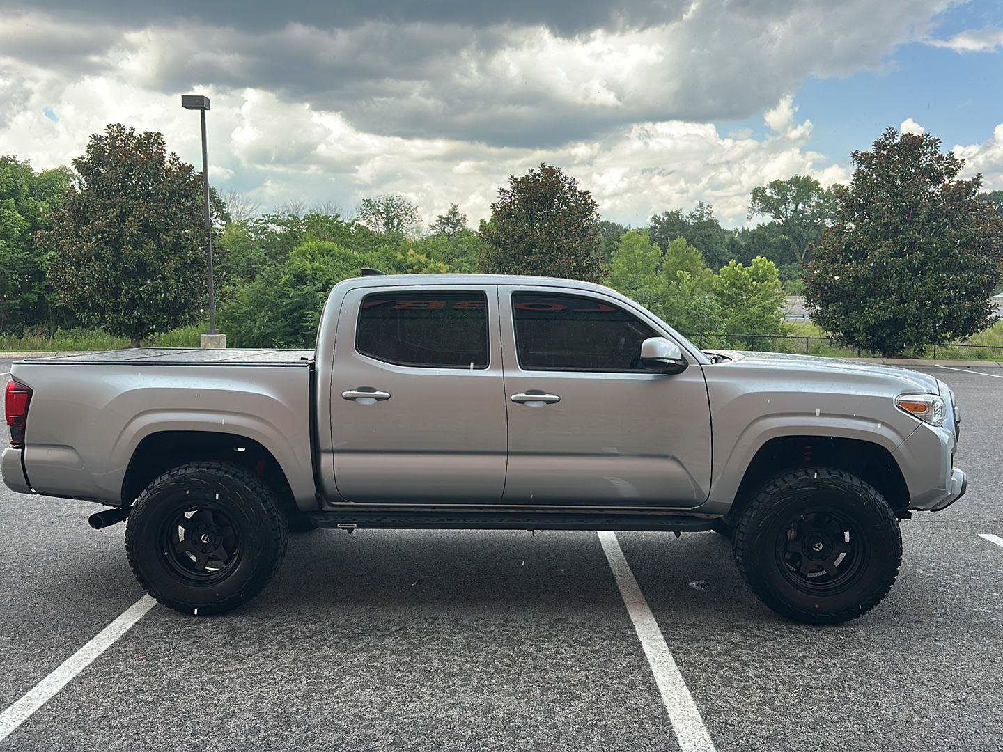 Used 2022 Toyota Tacoma SR AWD/4WD image 6