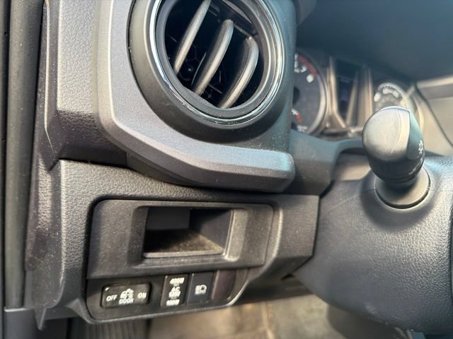 Used 2019 Toyota Tacoma TRD Off-Road AWD/4WD image 6