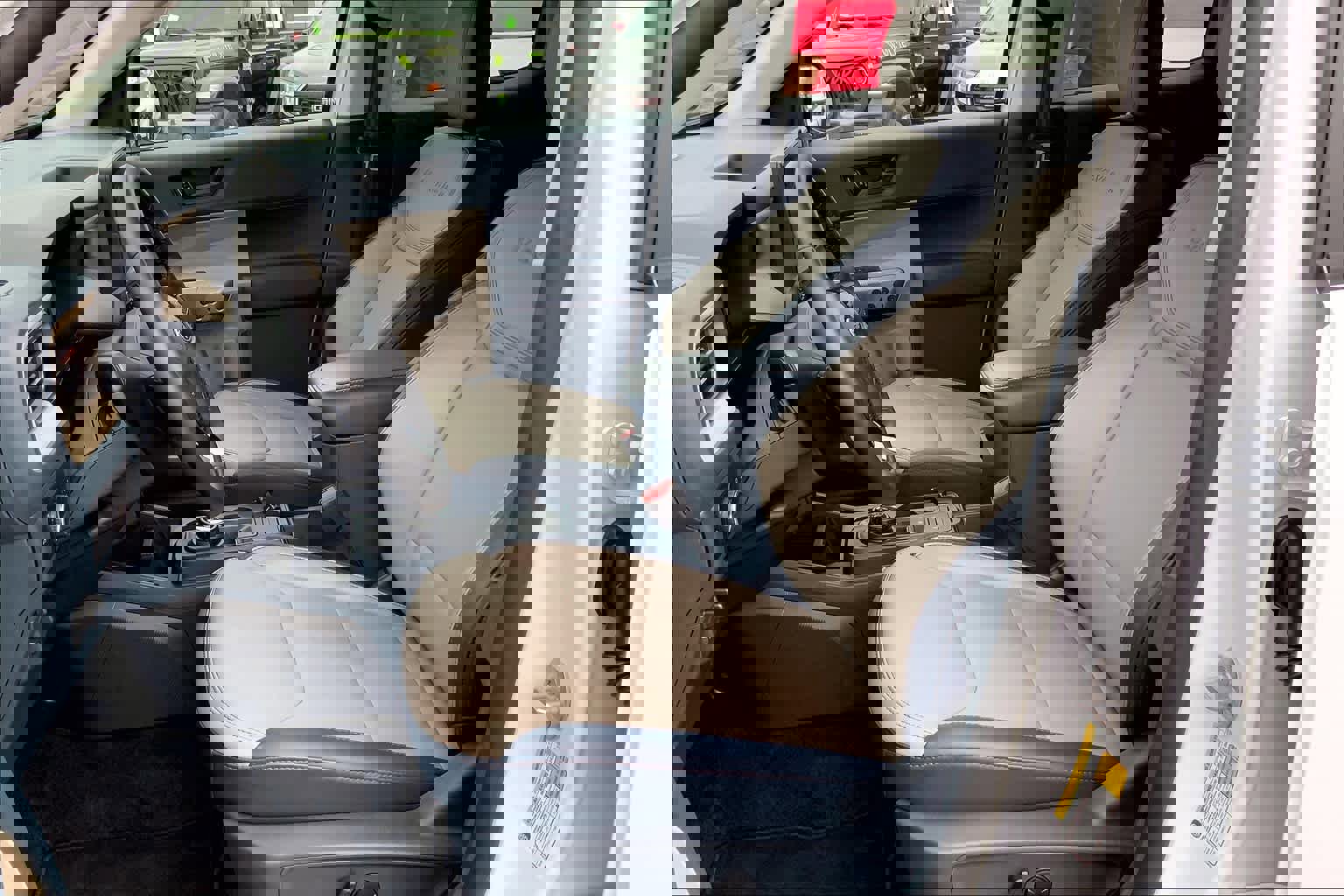 Certified 2025 Ford Maverick Lariat w/ 4K Tow Package image 9