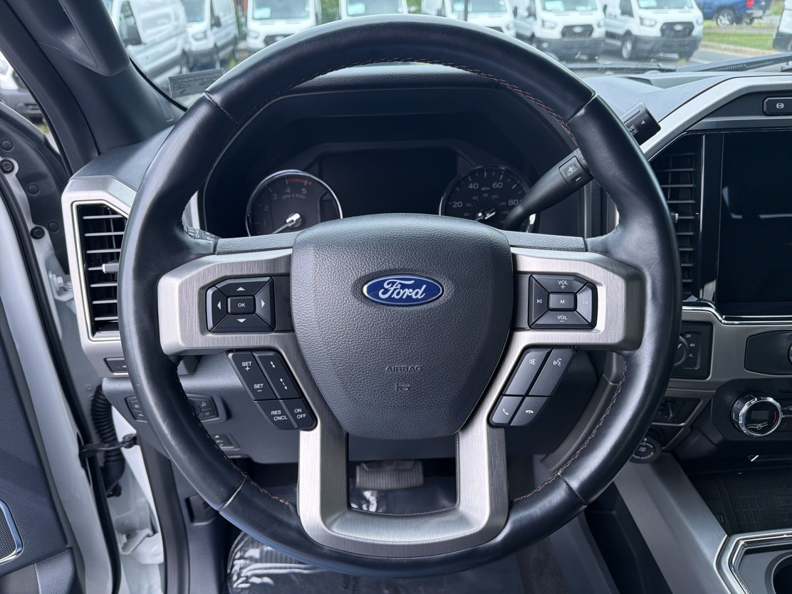 Certified 2022 Ford F450 Platinum w/ FX4 Off-Road Package AWD/4WD image 28