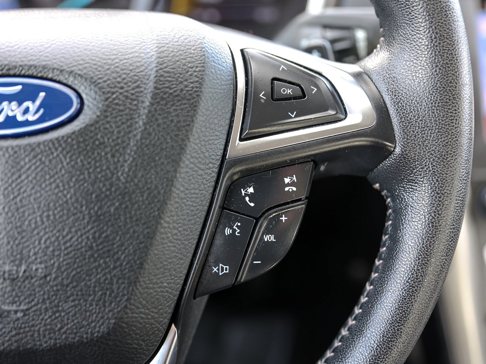 Certified 2019 Ford Fusion SE w/ Equipment Group 151A image 34