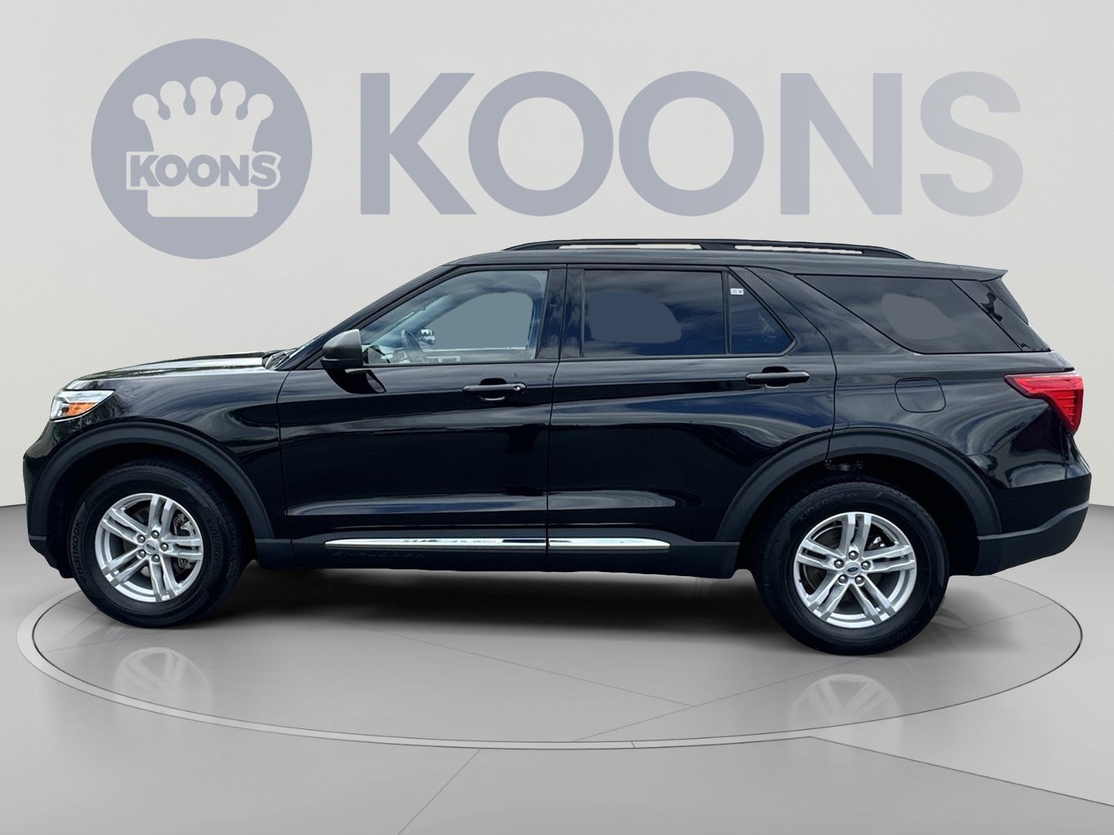 Certified 2022 Ford Explorer XLT w/ Equipment Group 202A AWD/4WD image 7