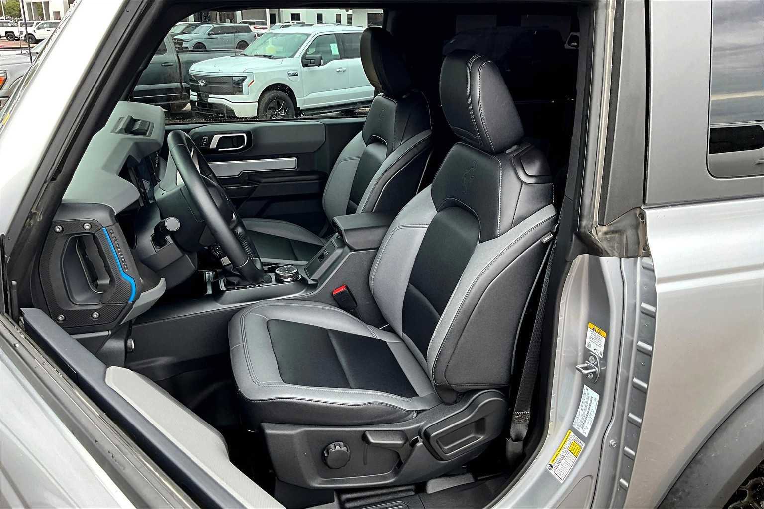 Certified 2024 Ford Bronco Black Diamond image 8