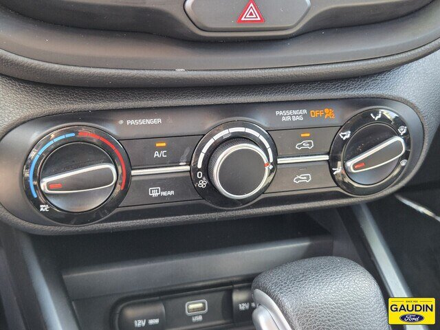 Used 2025 Kia Soul LX w/ LX Technology Package FWD image 23