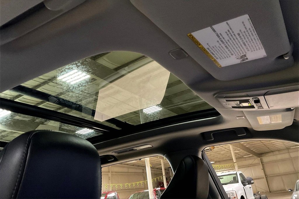 Used 2023 Toyota Highlander Platinum image 21