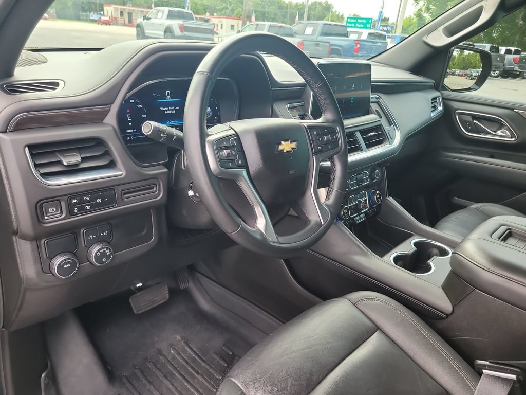 Used 2023 Chevrolet Tahoe LT w/ Luxury Package RWD image 18