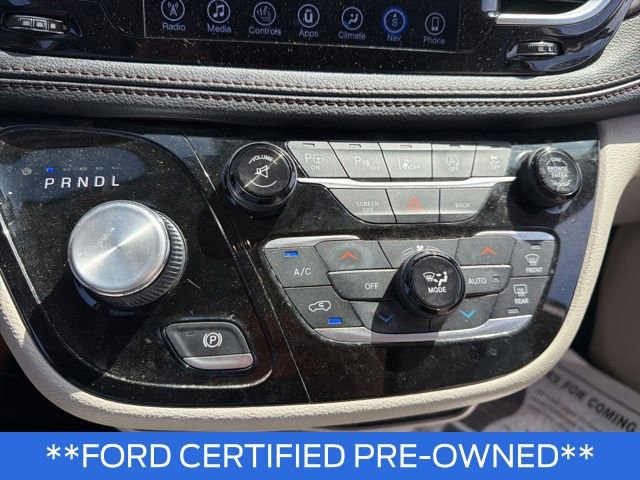 Used 2017 Chrysler Pacifica Limited FWD image 13