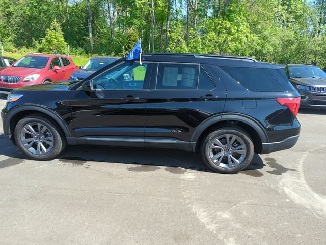 Certified 2024 Ford Explorer XLT w/ Equipment Group 202A AWD/4WD image 2