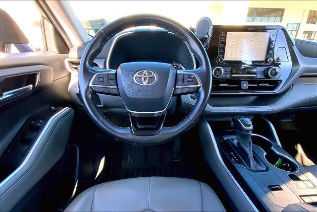 Used 2021 Toyota Highlander XLE image 7