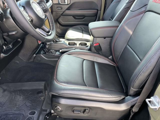 Used 2025 Jeep Wrangler Rubicon w/ Convenience Group image 24