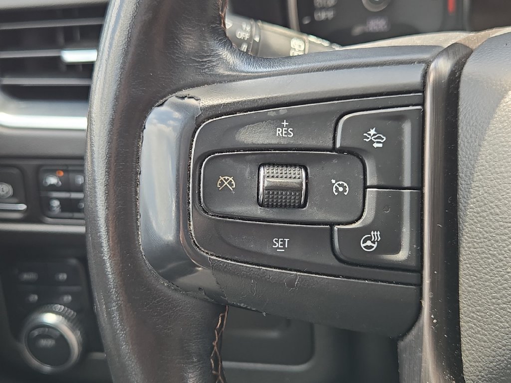 Used 2021 GMC Yukon AT4 w/ AT4 Premium Package AWD/4WD image 27