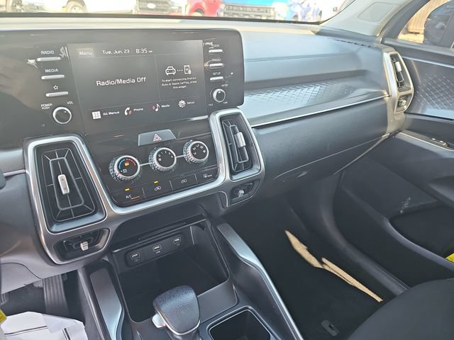 Used 2022 Kia Sorento LX FWD image 22