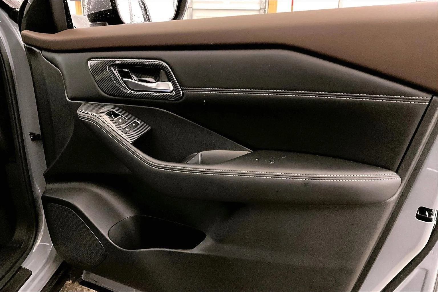 Used 2023 Nissan Rogue SL w/ SL Premium Package image 23