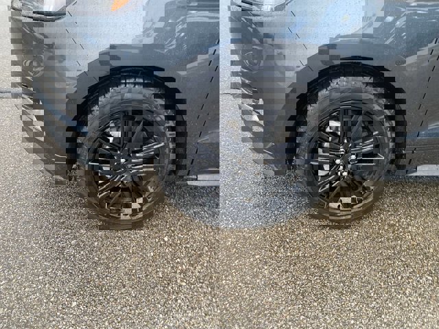 Certified 2024 Ford Edge ST-Line w/ Class II Trailer Tow Package image 10