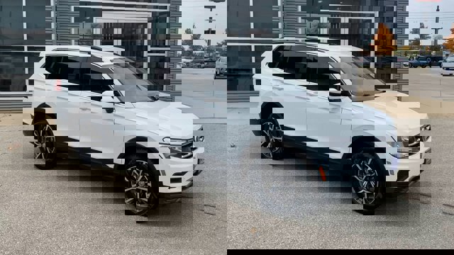 Used 2019 Volkswagen Tiguan SE image 3