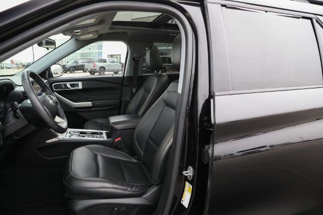 Certified 2022 Ford Explorer XLT w/ Equipment Group 202A image 21