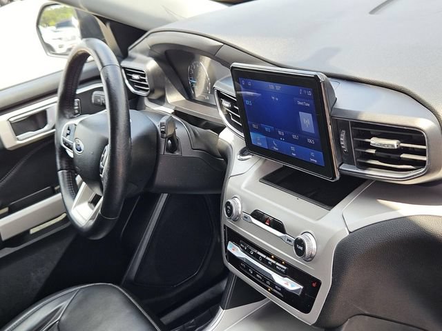Certified 2023 Ford Explorer XLT w/ Equipment Group 202A RWD image 16