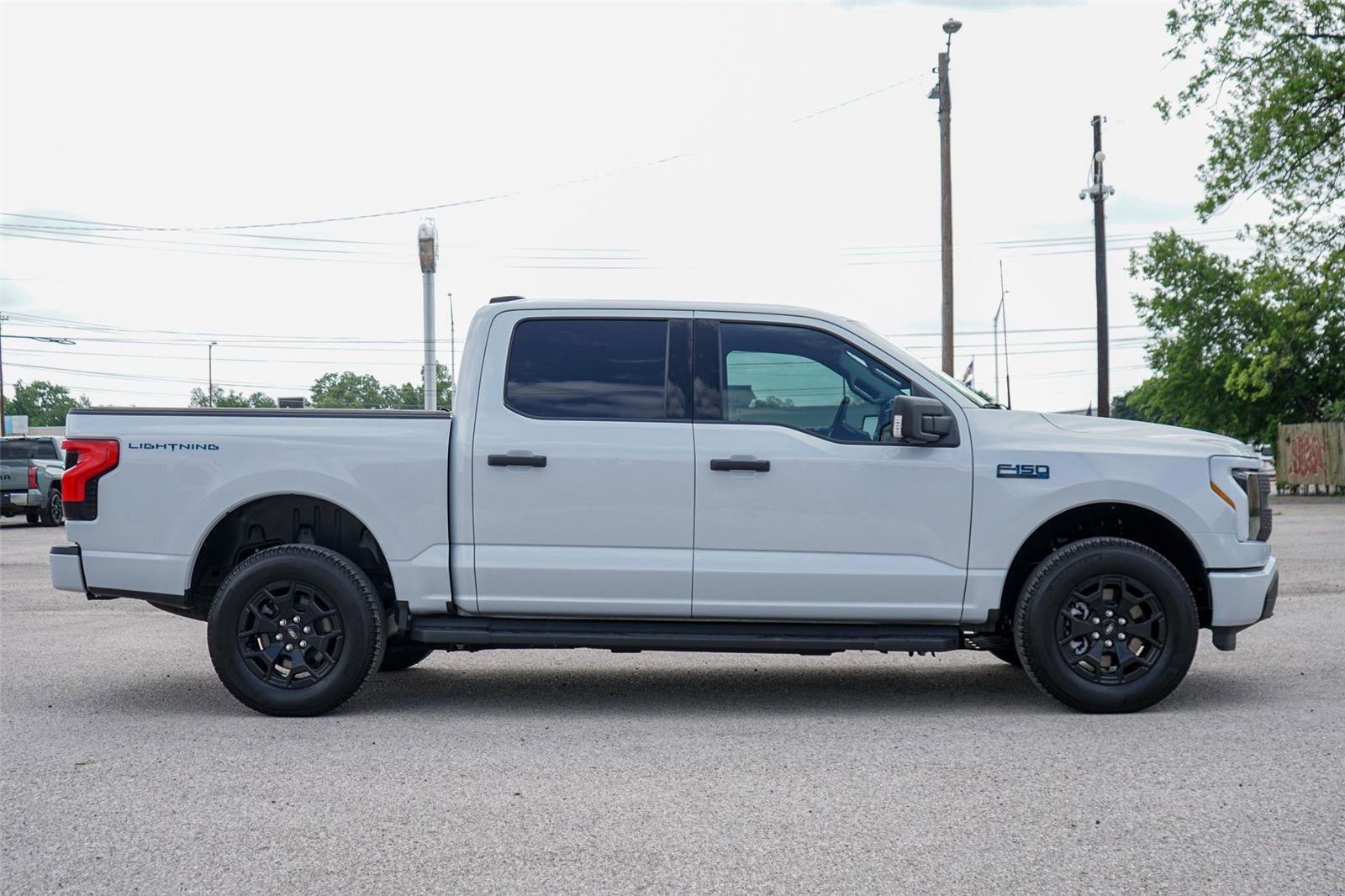 Certified 2025 Ford F150 Lightning XLT AWD/4WD image 2