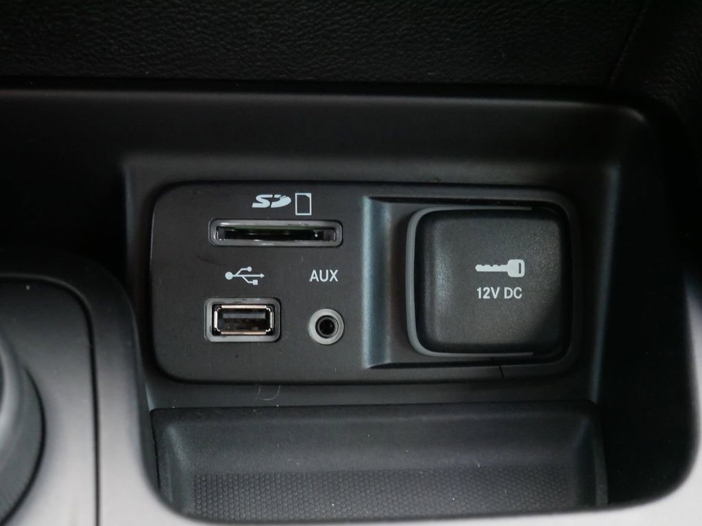 Used 2017 Jeep Cherokee Trailhawk w/ Cold Weather Group AWD/4WD image 24