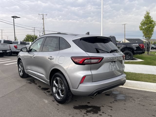 Certified 2024 Ford Escape ST-Line AWD/4WD image 3