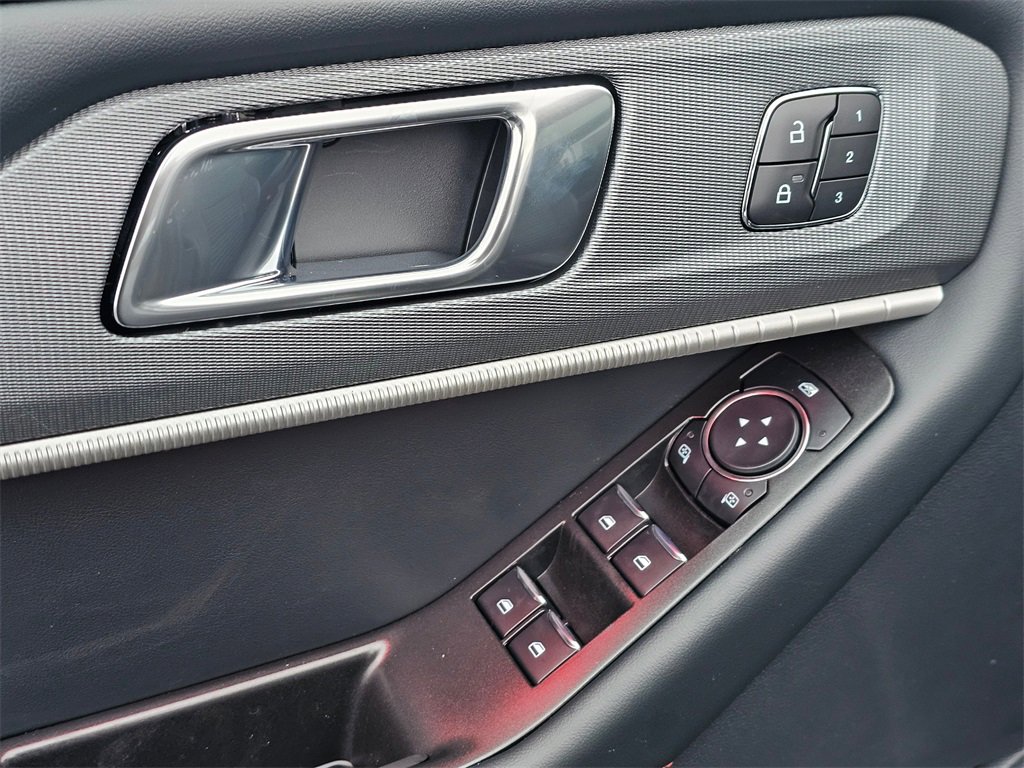 Certified 2026 Ford Explorer ST-Line w/ ST-Line Street Pack image 23