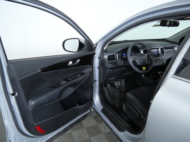 Used 2020 Kia Sorento AWD V6 image 17