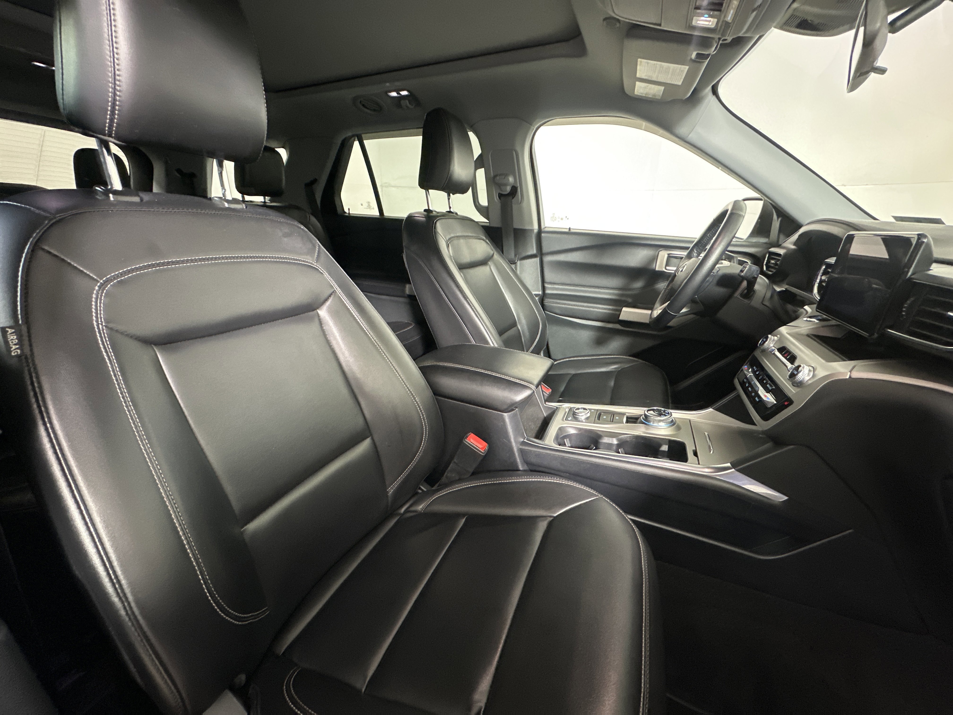 Certified 2021 Ford Explorer XLT w/ Equipment Group 202A image 26