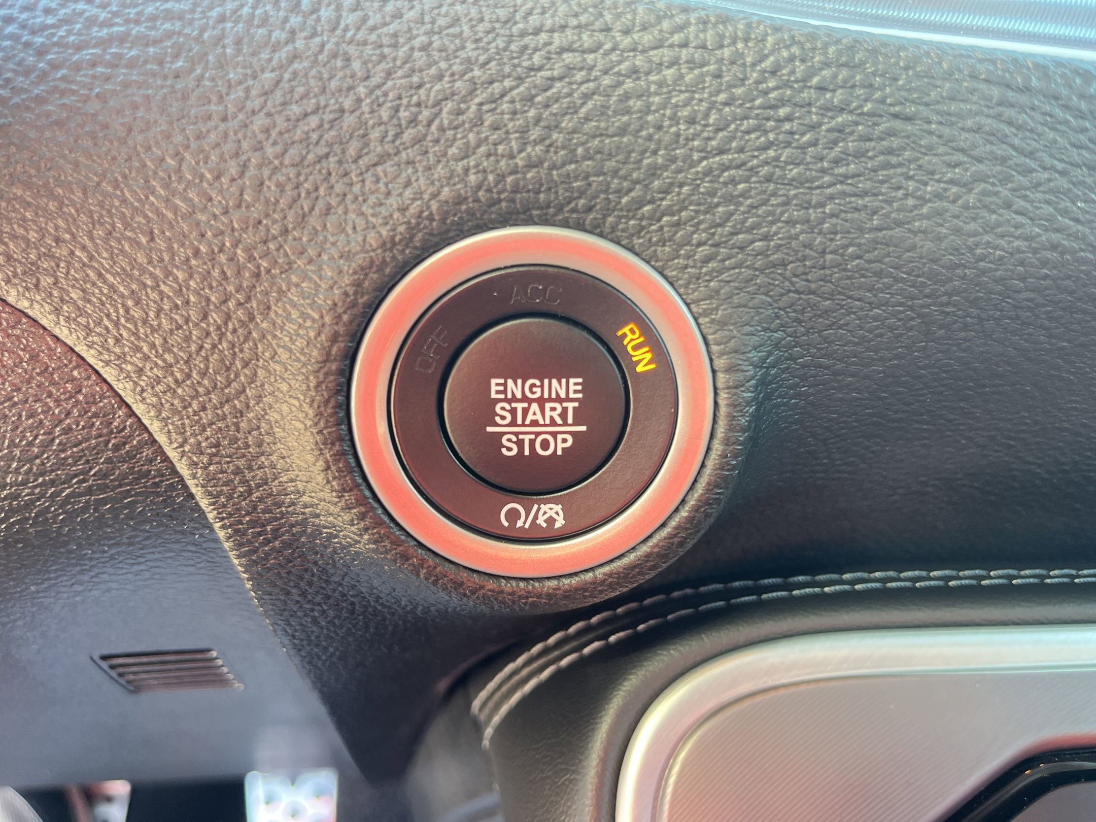 Used 2022 Dodge Challenger R/T w/ Driver Convenience Group RWD image 25