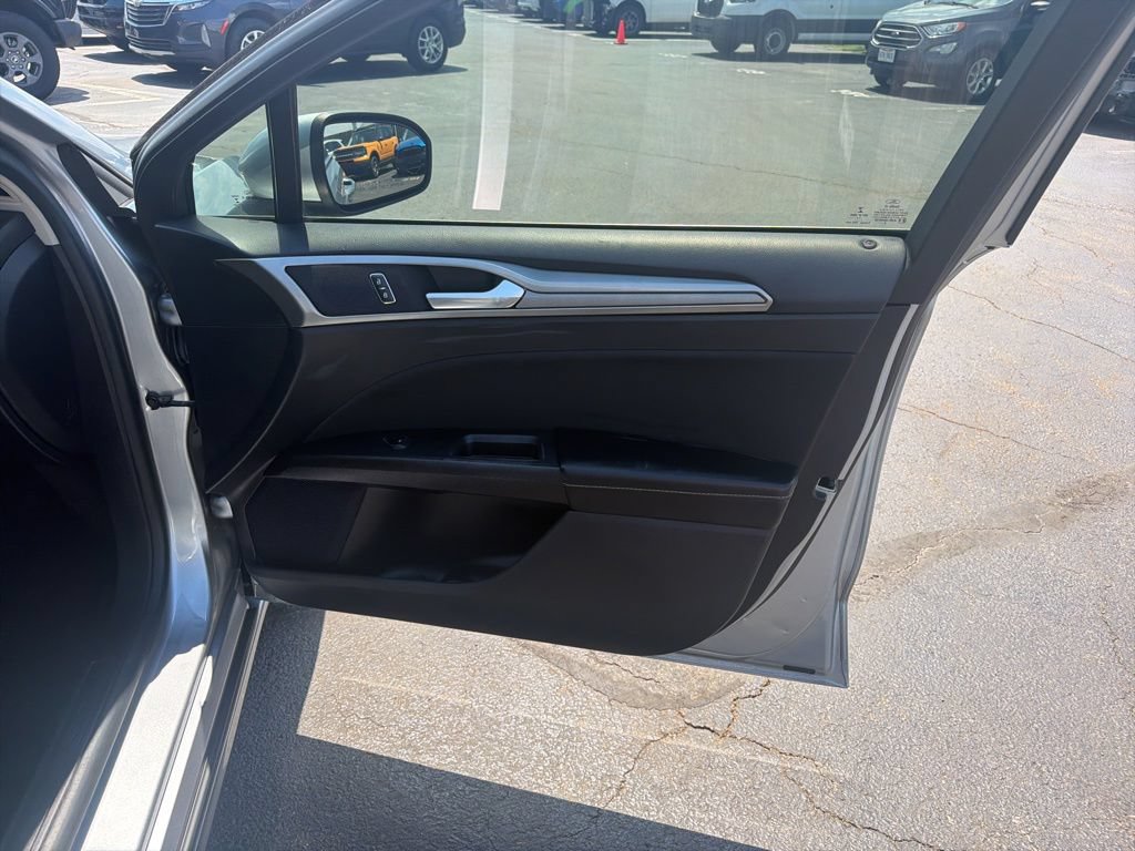 Certified 2020 Ford Fusion SE FWD image 36