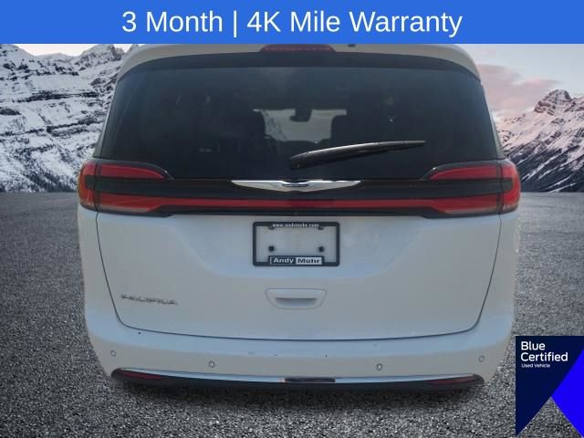 Used 2023 Chrysler Pacifica Touring-L FWD image 10