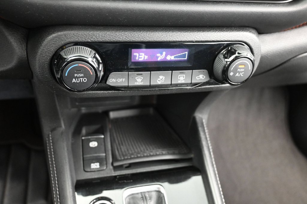 Used 2022 Nissan Kicks SR w/ Interior Electronics Package FWD image 27