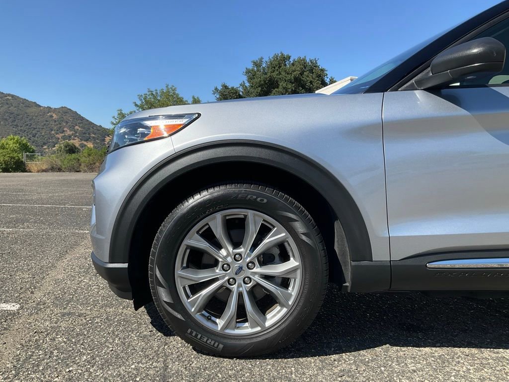 Certified 2022 Ford Explorer XLT w/ Equipment Group 202A image 7