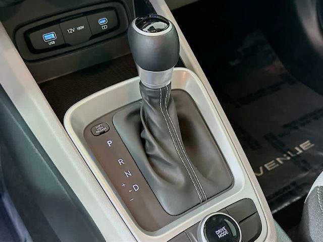 Used 2025 Hyundai Venue SEL FWD image 18