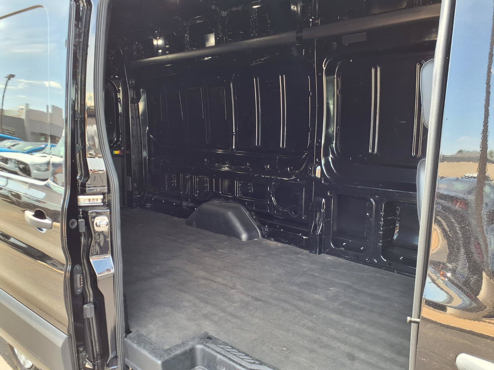 Certified 2025 Ford Transit 250 148 High Roof Extended RWD image 14