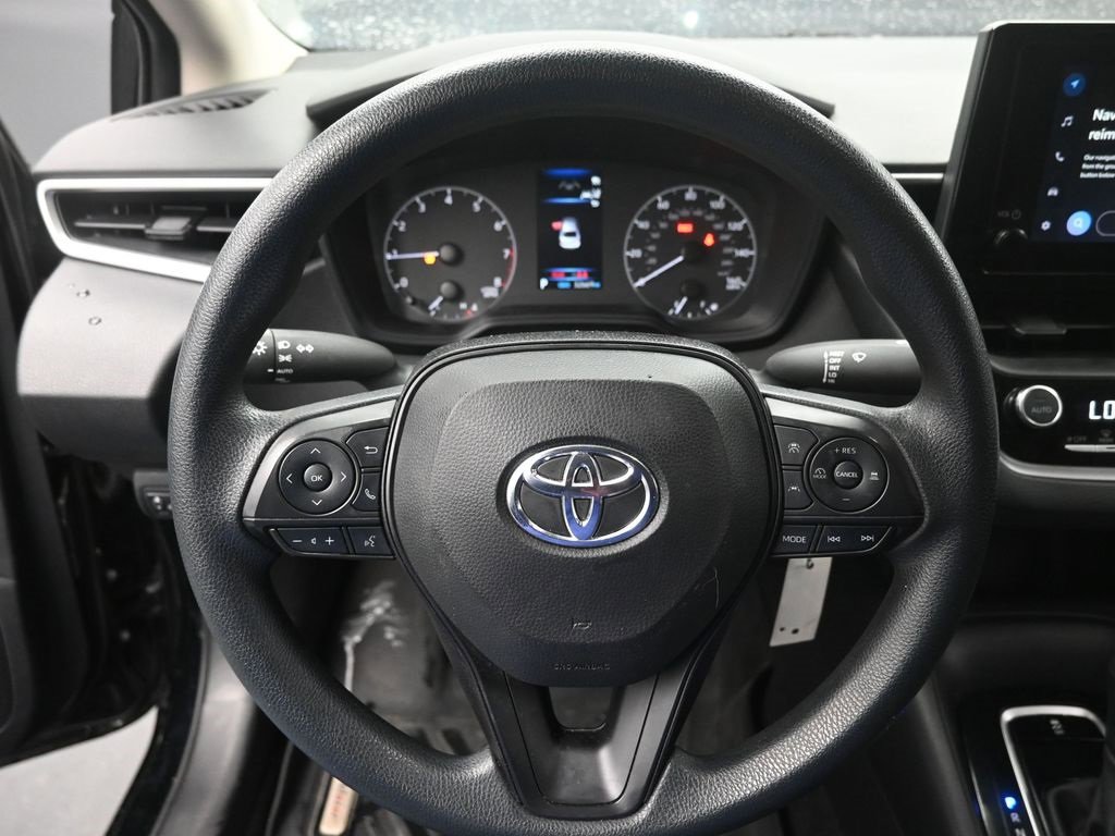 Used 2024 Toyota Corolla LE image 3