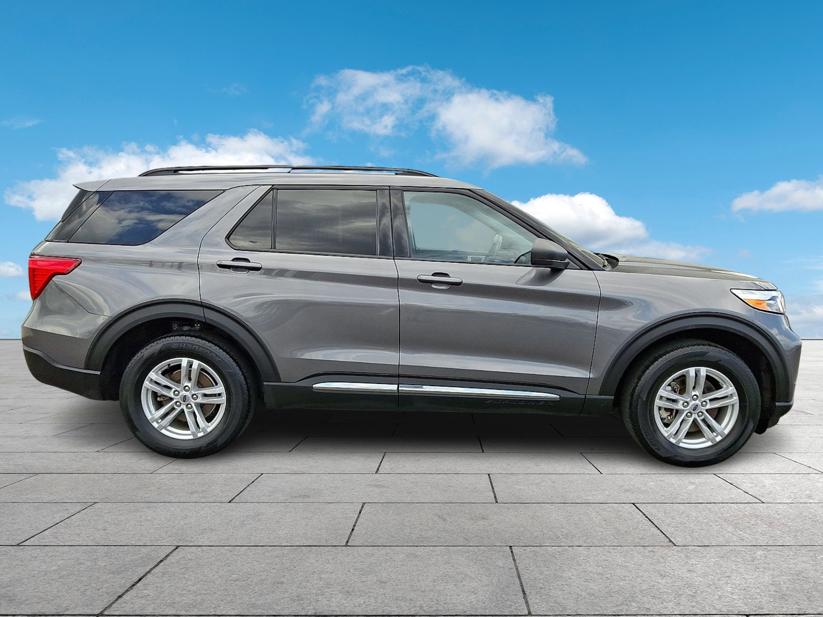 Certified 2023 Ford Explorer XLT image 5