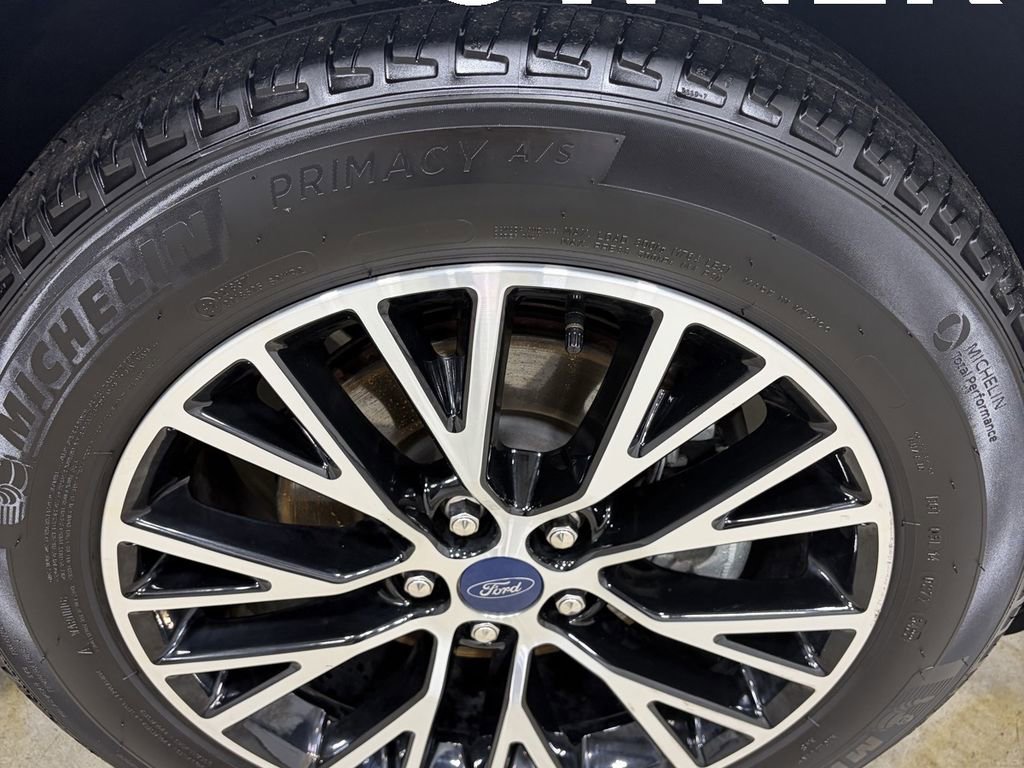 Certified 2022 Ford Escape Titanium w/ Class II Trailer Tow Package image 7
