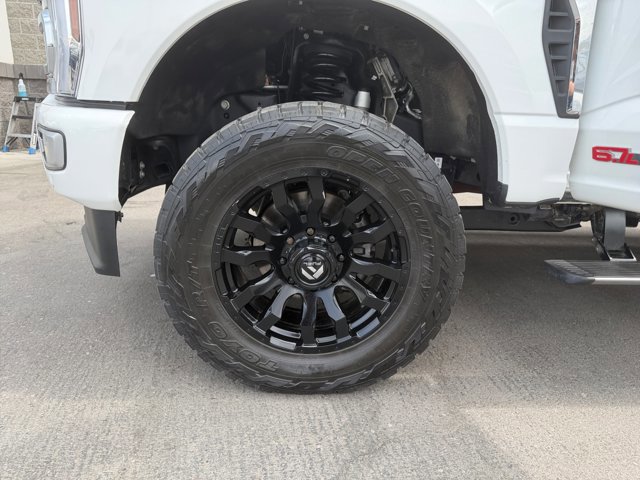 Certified 2024 Ford F350 Platinum image 26