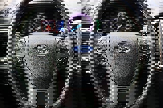 Certified 2019 Ford Ranger Lariat w/ Equipment Group 501A Mid image 13