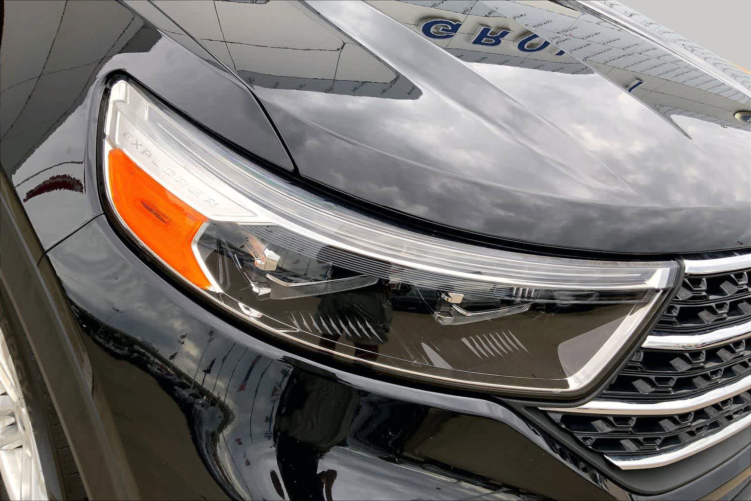 Certified 2024 Ford Explorer XLT RWD image 28