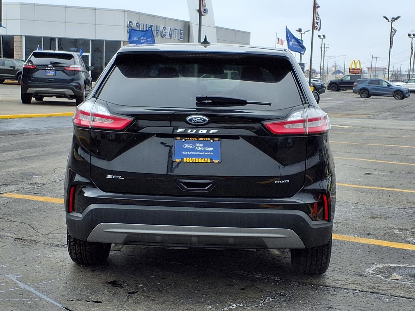 Certified 2024 Ford Edge SEL w/ Convenience Package image 2